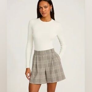 Express Size 6  Plaid High Waisted Relaxed Shorts pleated